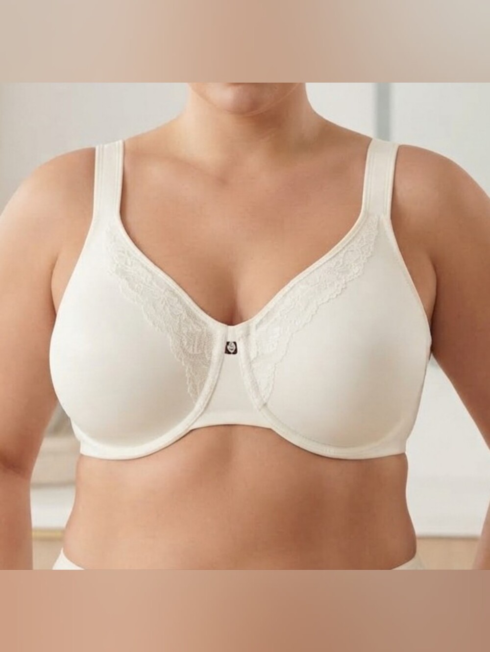 OLGA Underwire Lace-Trim Full Coverage Bra in White Size 44DD.